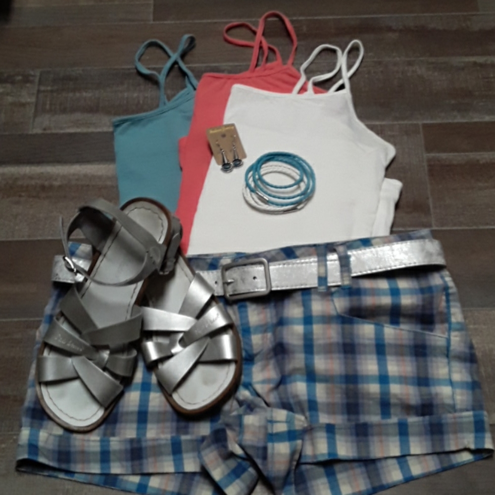 MOA COLLECTION LOW RISE SHORTS